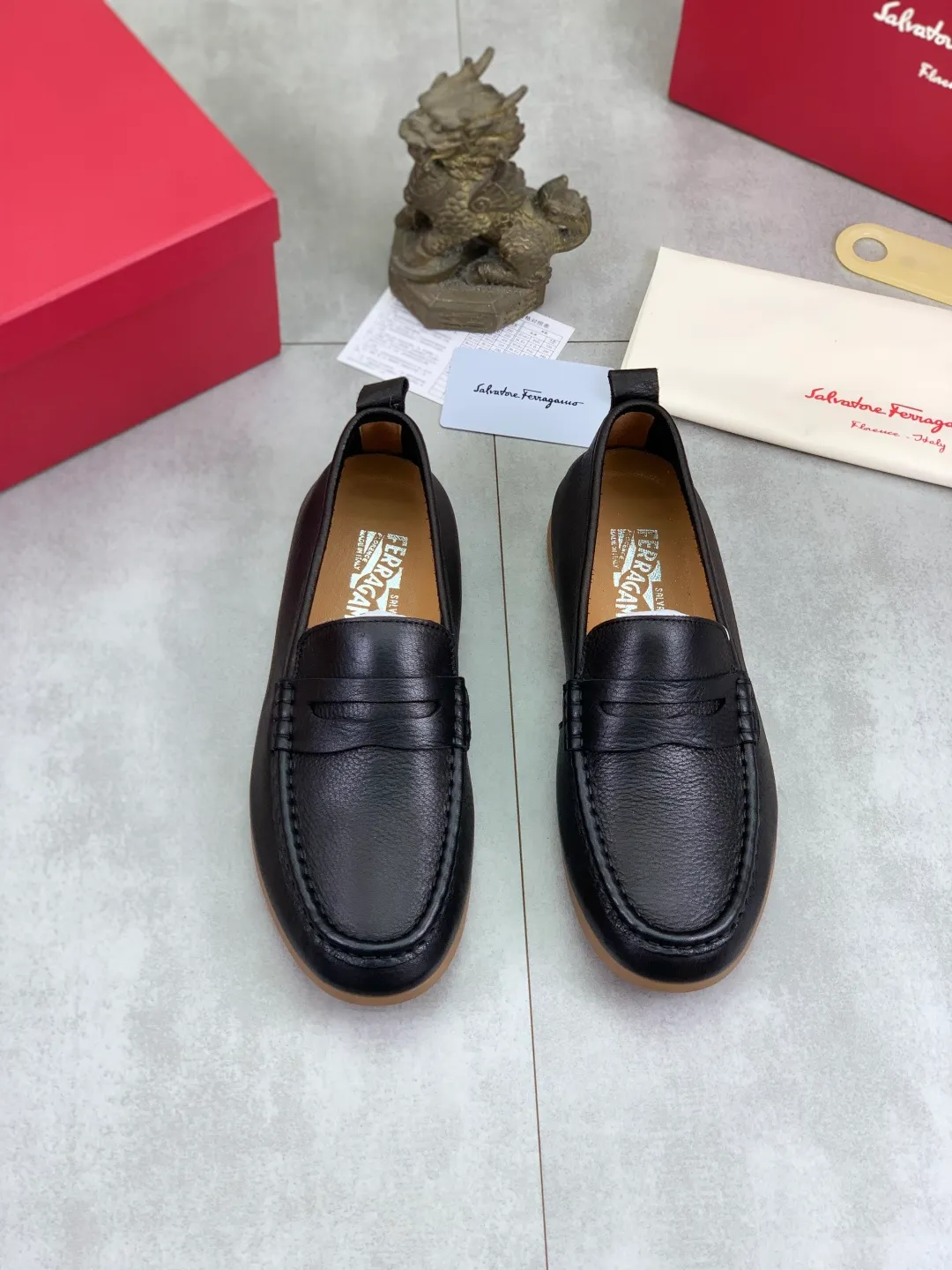 Men's shoes 💰P480 New model [Ferragamo/Ferragamo] Latest model Original imported calfskin, imported pigskin lining + original luxury metal buckle + original rubber outsole Soft and comfortable Size number: 38-44